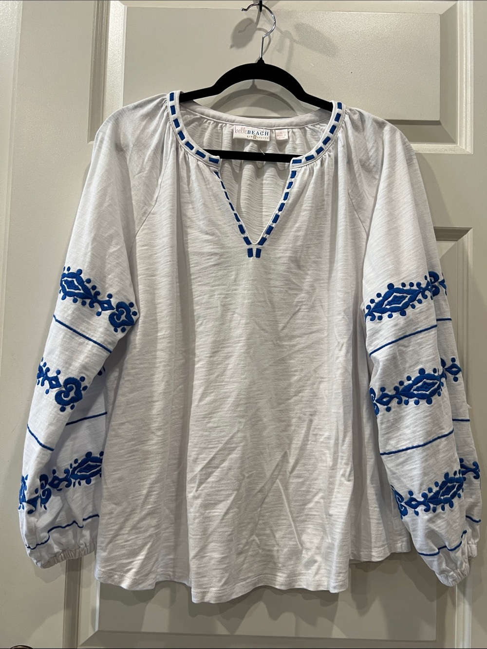 Belle Beach by Kim Gravel White Tunic with Blue Embroidery Sz L Jersey